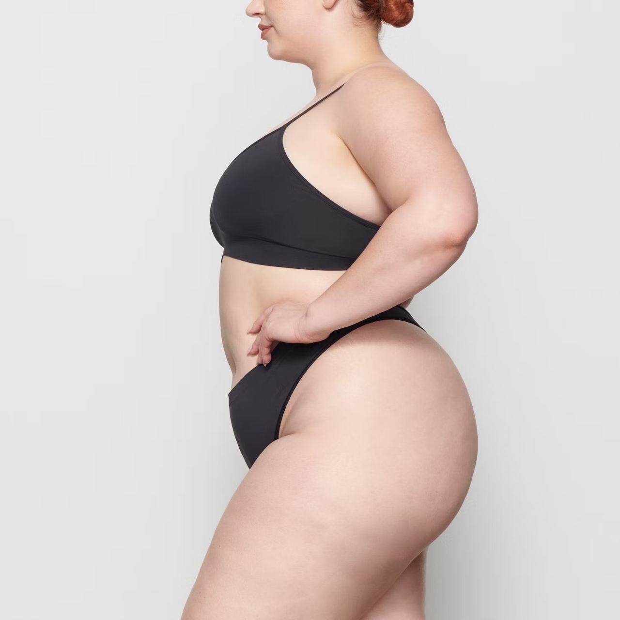 Трусики Soft smoothing seamless thong Onyx/eclipse, M