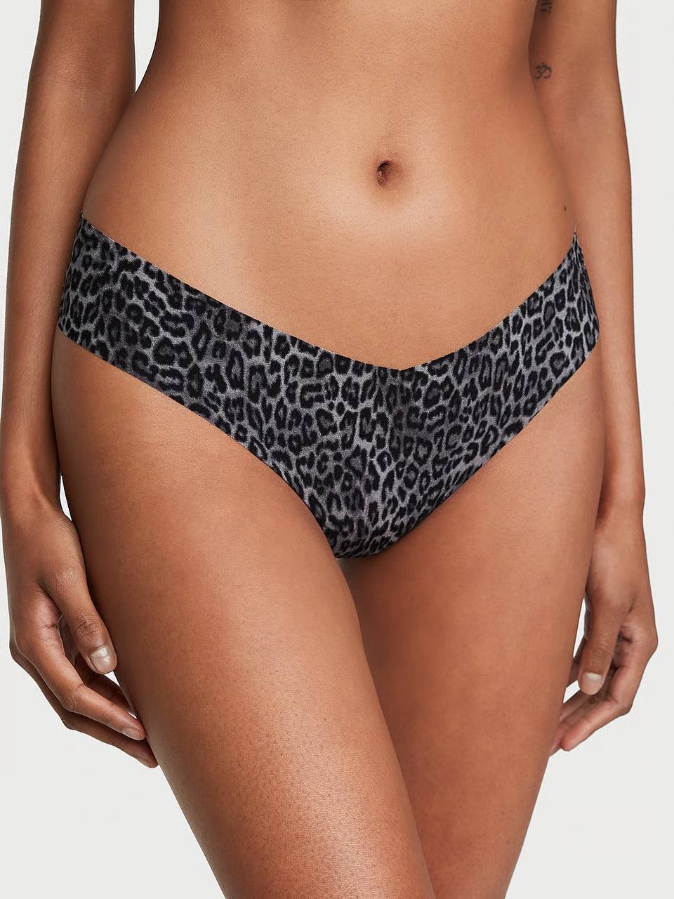 Безшовні VS стрінги розмір L Black Animal Print 66CQ