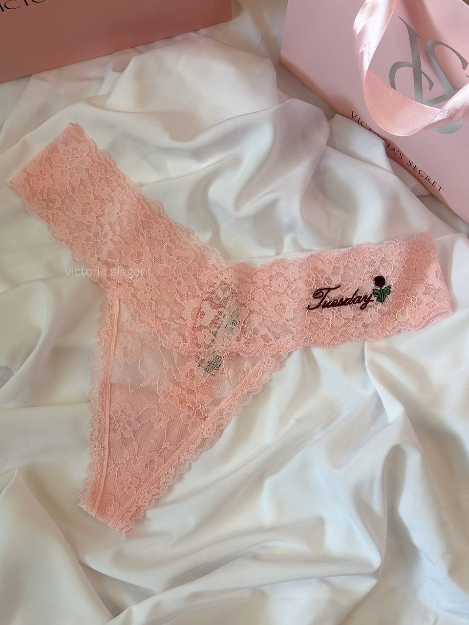 Кружевні трусики стрінги розмір XS Pink Tuesday