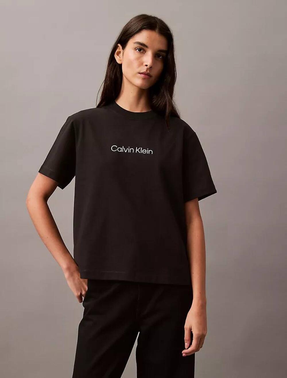 Standard Logo Boxy Fit Crewneck T-Shirt Black Beauty, Розмір L