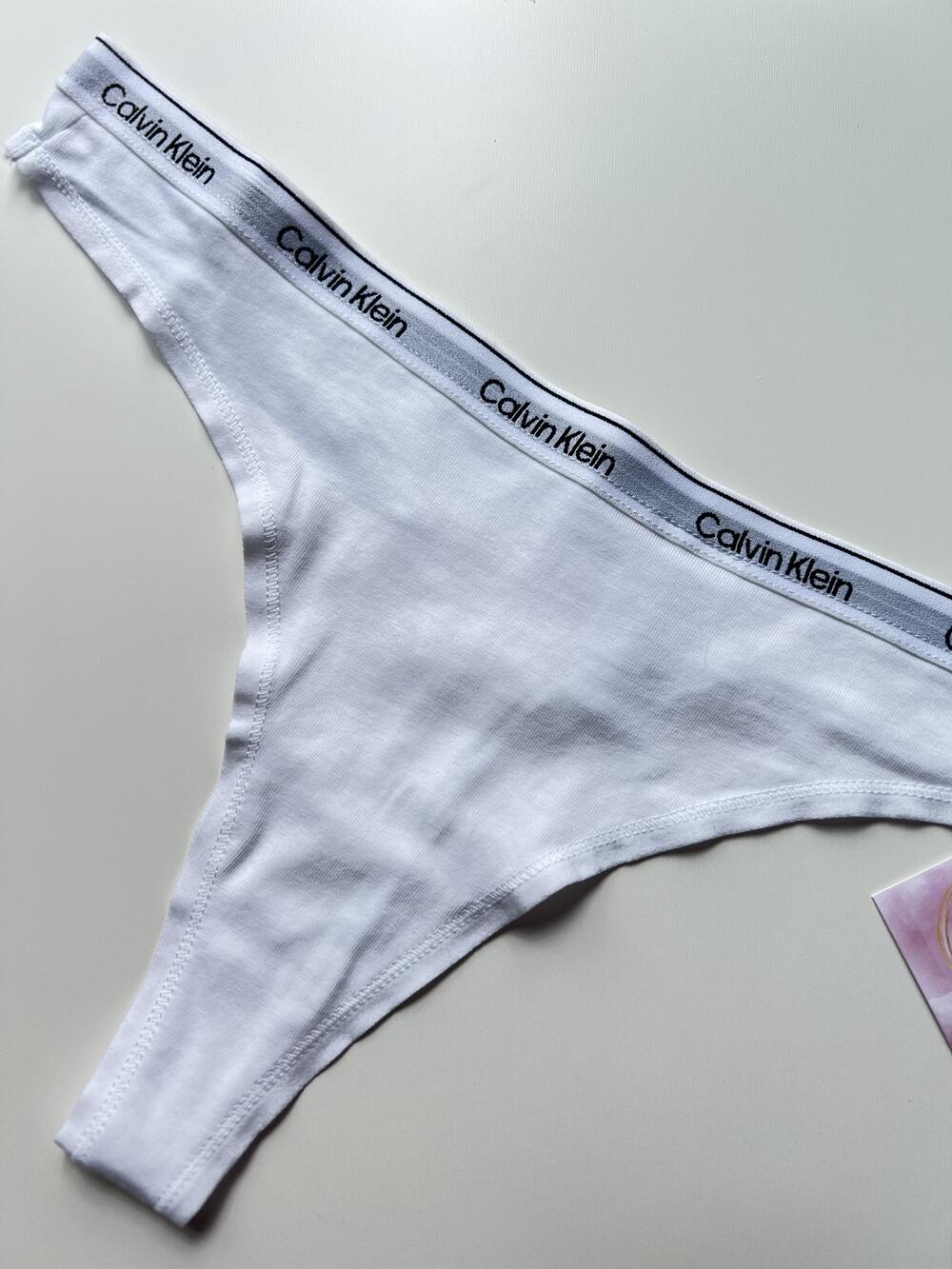 Modern Logo Low Rise Thong White, Розмір М