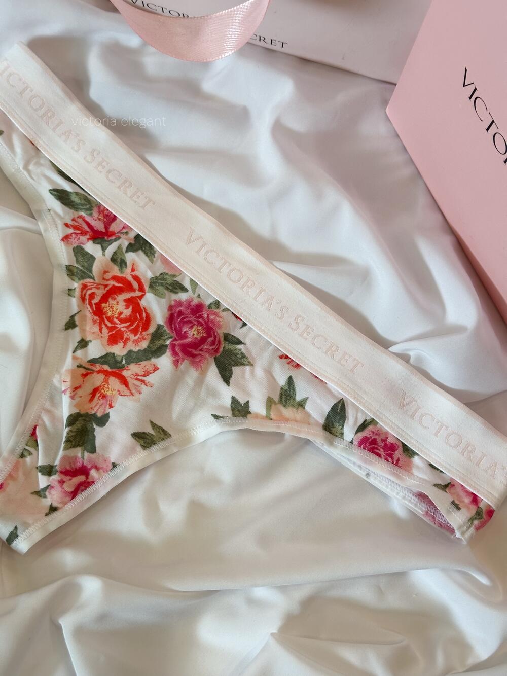 Трусики стрінги Logo Cotton Розмір S Білі з квітами