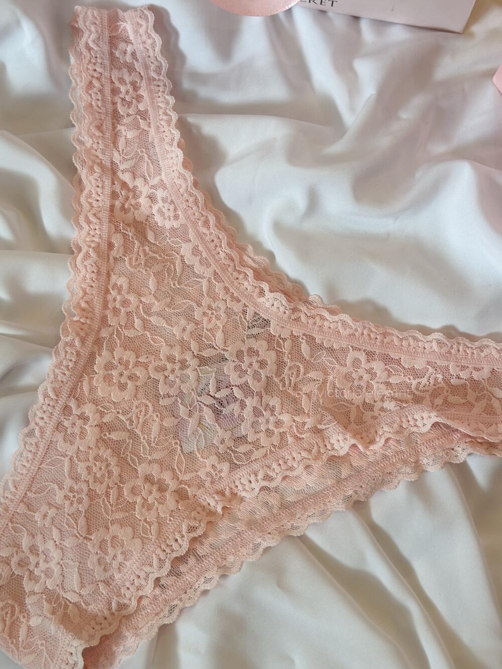 Tuxedo Bow Adjustable V-String Розмір L Pink