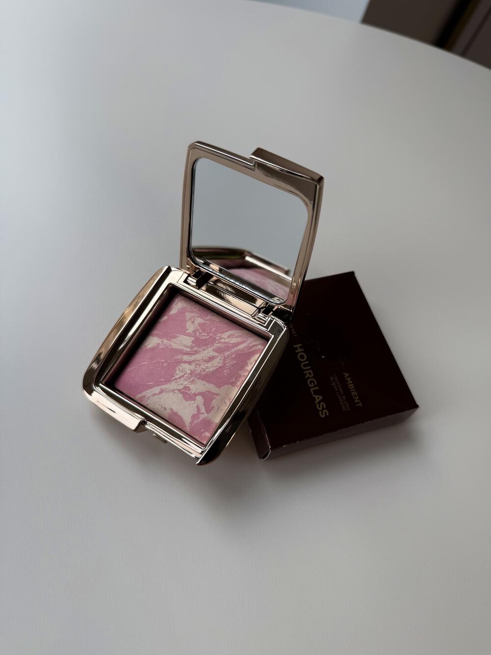 Румʼяна AMBIENT LIGHTING BLUSH Hourglass 4.2 гр