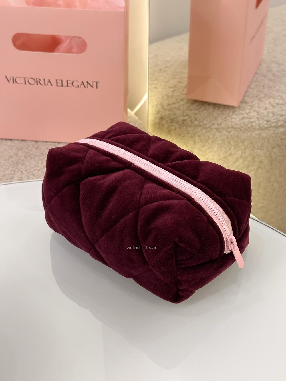 Плюшева косметичка Бургунді, Медіум