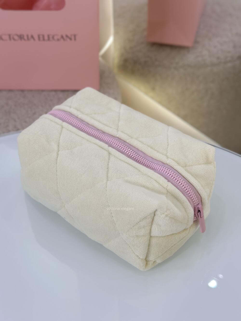 Плюшева косметичка Молочна, Медіум