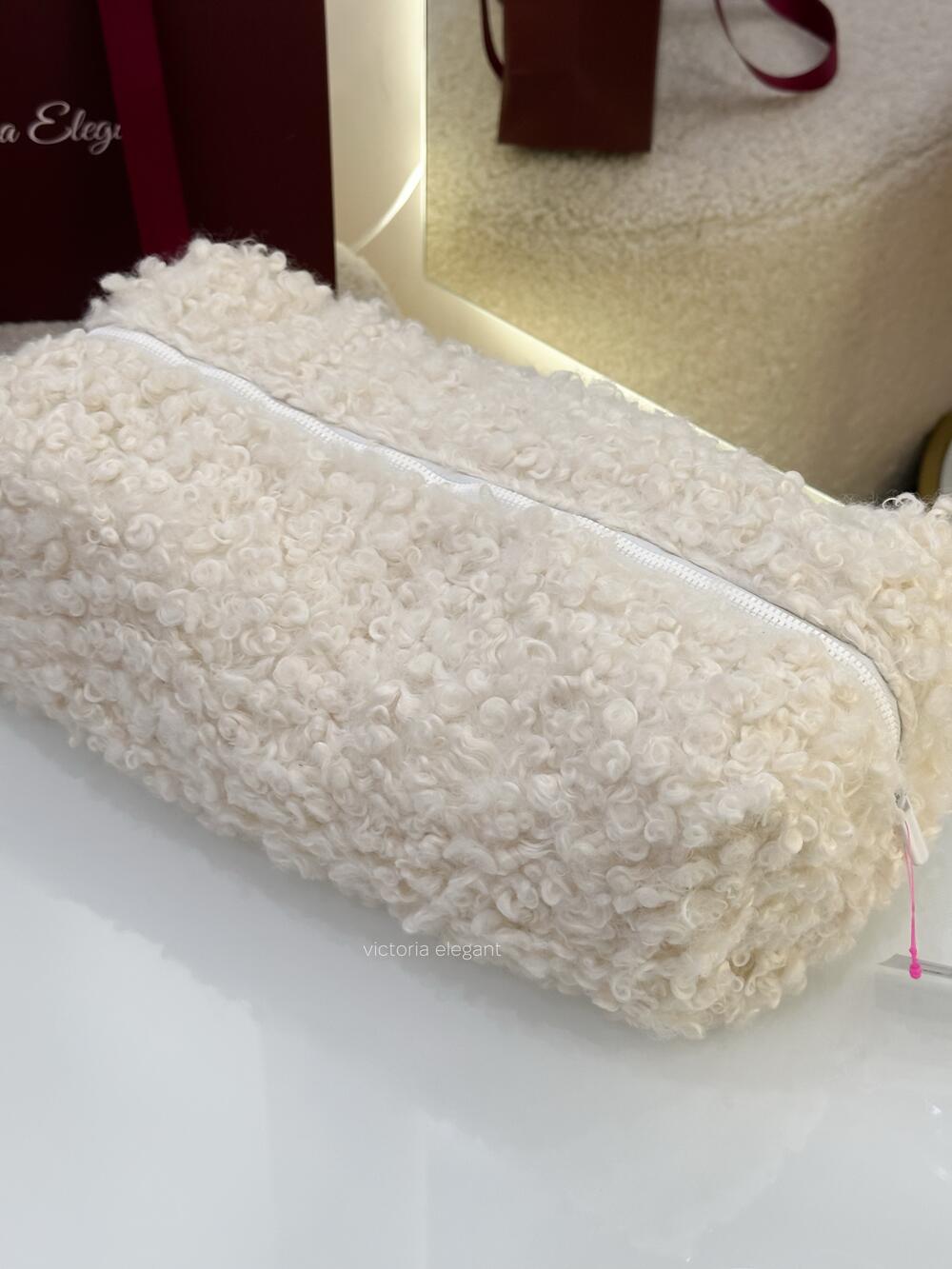 Плюшева косметичка Білий бараш, кейс(дайсон)