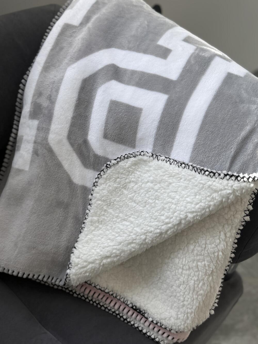 Плед 127*152 см Pink сірий