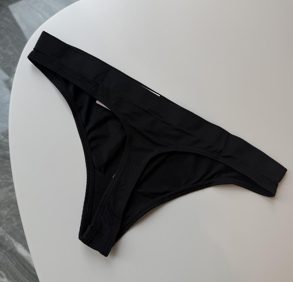 Трусики стрінги Seamless гладкі Розмір S black VS