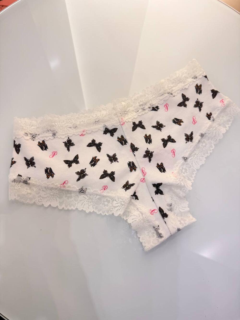 Трусики Lace Cheeky Panty розмір M білі метелики