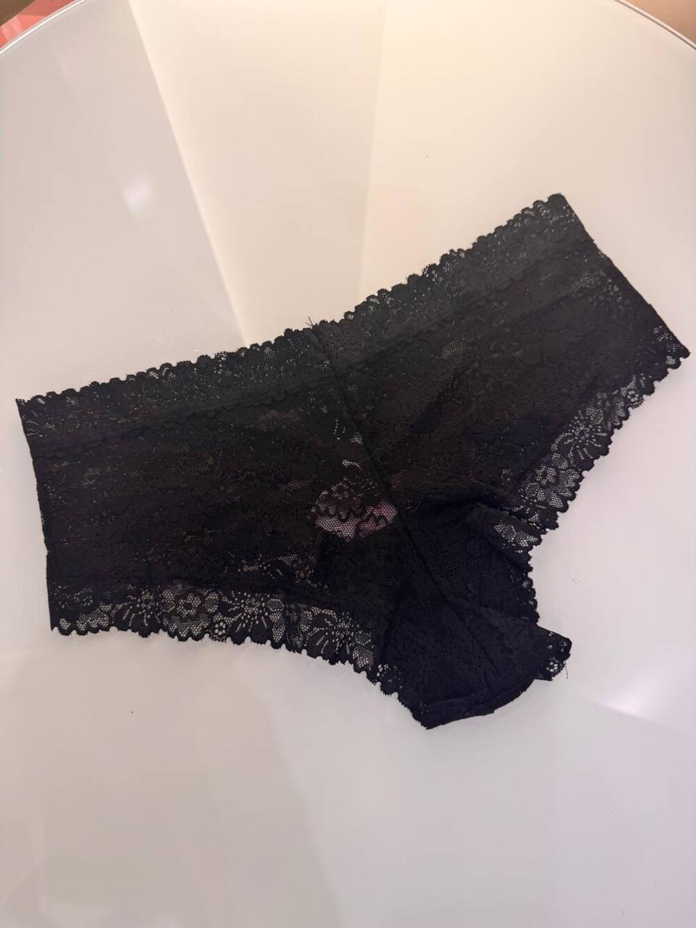 Трусики Lace Cheeky Panty розмір M чорн