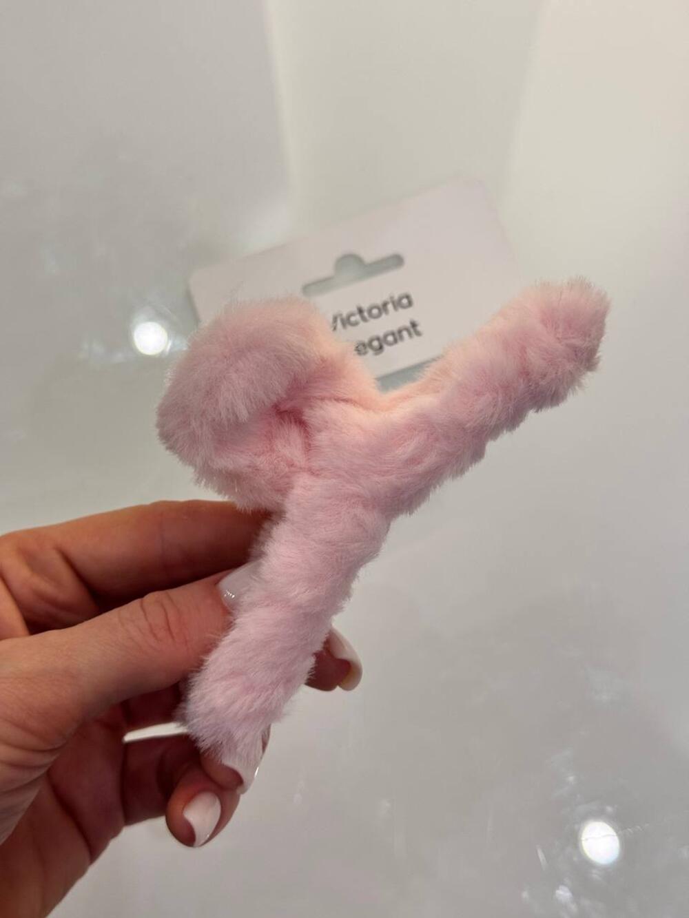 Заколка пухнаста рожева 