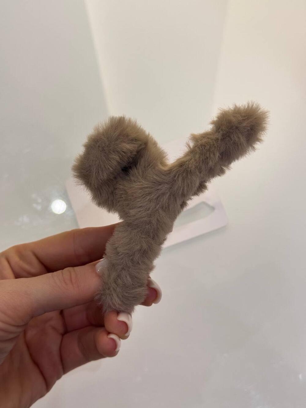 Заколка пухнаста капучино 